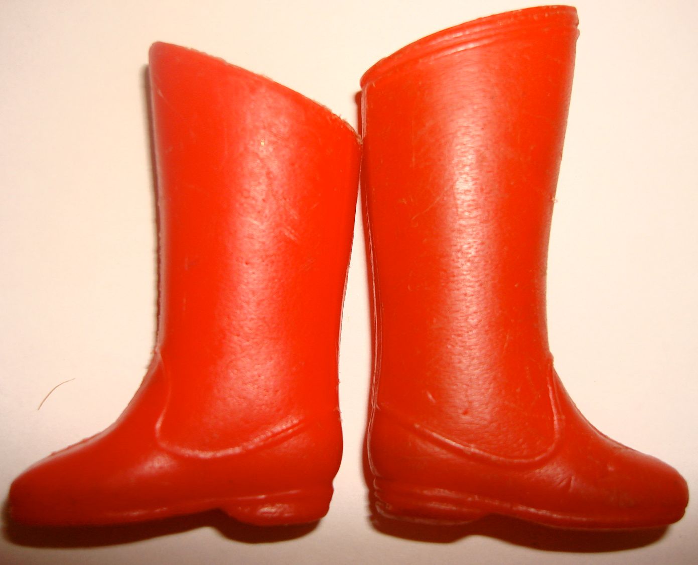 Ledy (left), MEGO (right), notice height difference