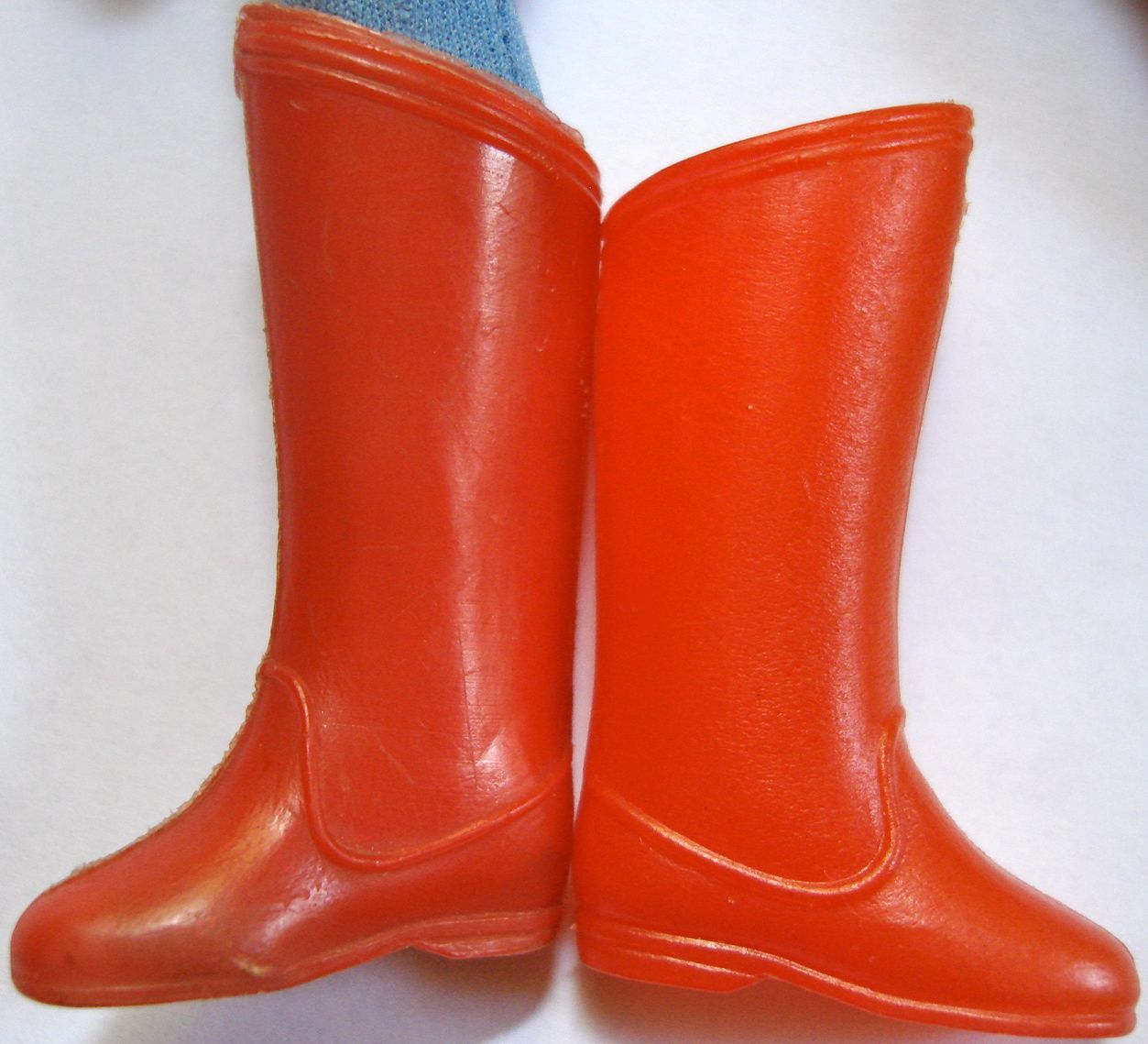 BASA (left), MEGO (right), notice extra ridges on BASA and height difference